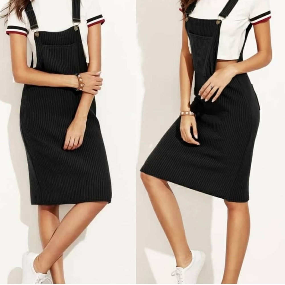 Black overall dress with pockets- small